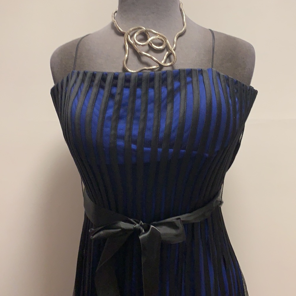 JS Collection size 6 black & royal blue dress